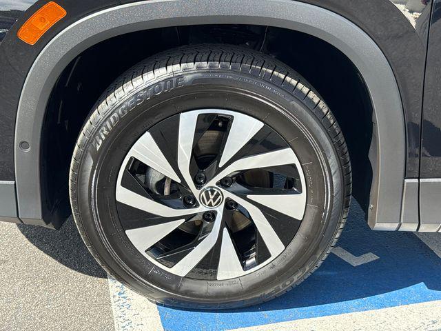 used 2025 Volkswagen Tiguan car, priced at $24,860