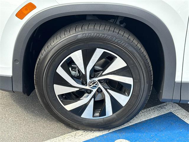 new 2025 Volkswagen Tiguan car, priced at $27,999