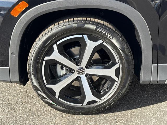 new 2026 Volkswagen Tiguan car, priced at $33,693