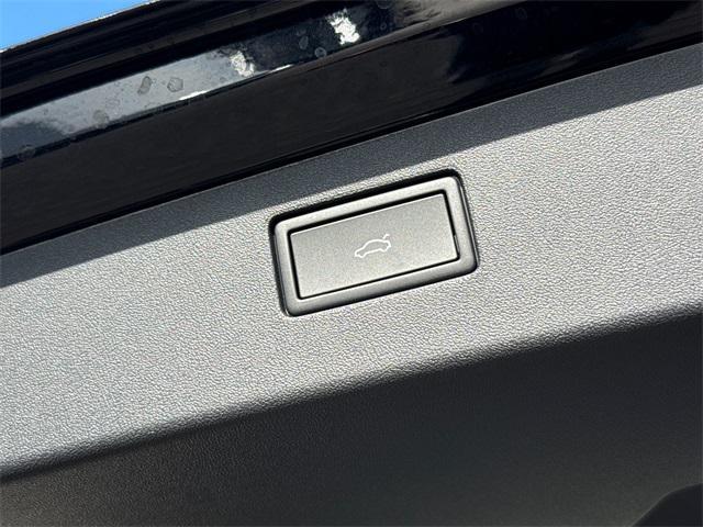 new 2026 Volkswagen Tiguan car, priced at $33,693