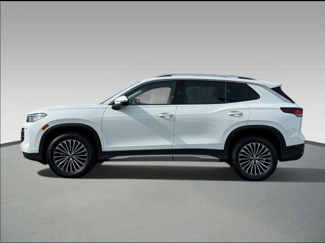 used 2025 Volkswagen Tiguan car, priced at $24,499