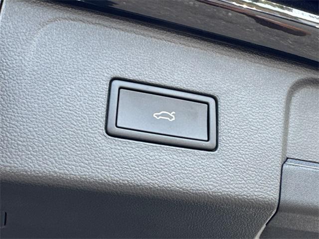 new 2026 Volkswagen Atlas car, priced at $43,220