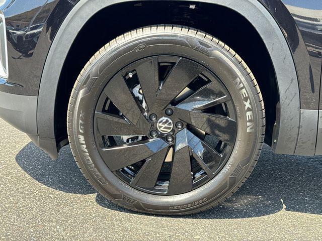 new 2026 Volkswagen Atlas car, priced at $42,720