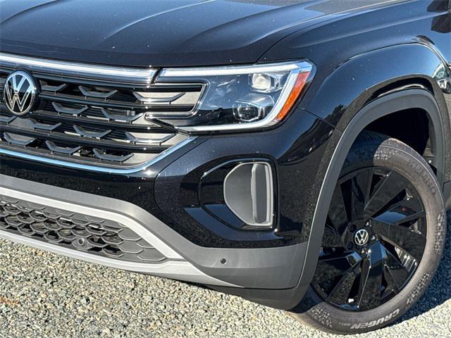 new 2026 Volkswagen Atlas Cross Sport car, priced at $42,753