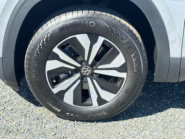 new 2026 Volkswagen Atlas car, priced at $38,036