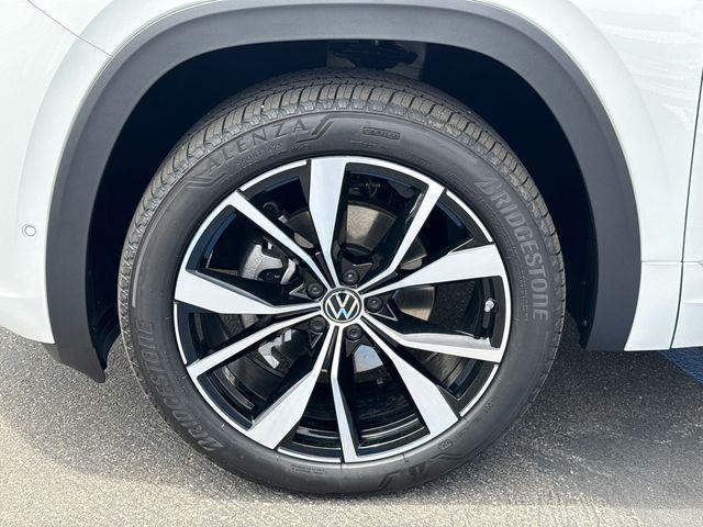 new 2026 Volkswagen Atlas Cross Sport car, priced at $51,444