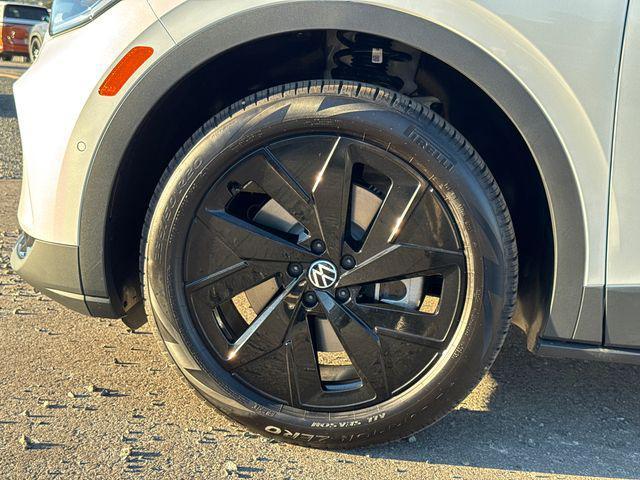 new 2026 Volkswagen ID.4 car, priced at $52,213