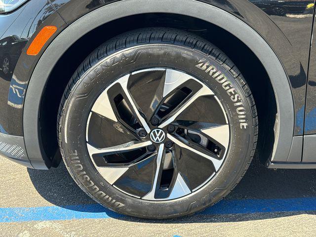 used 2022 Volkswagen ID.4 car, priced at $19,399