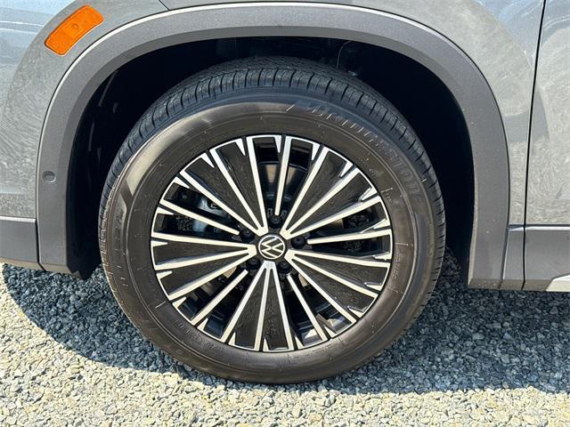 new 2025 Volkswagen Tiguan car, priced at $28,499