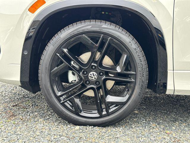 new 2026 Volkswagen Tiguan car, priced at $37,403