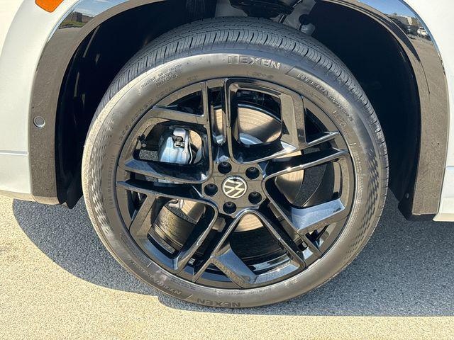 new 2026 Volkswagen Tiguan car, priced at $38,082