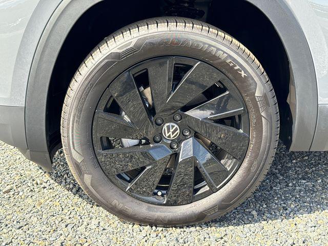 new 2026 Volkswagen Atlas car, priced at $46,394