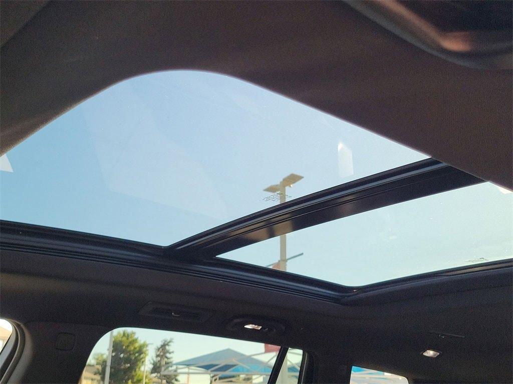 used 2025 Cadillac XT6 car, priced at $54,995