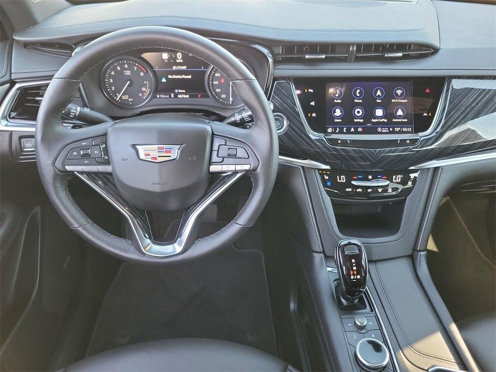 used 2025 Cadillac XT6 car, priced at $54,995
