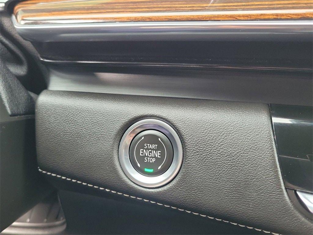 used 2021 Cadillac Escalade ESV car, priced at $61,995