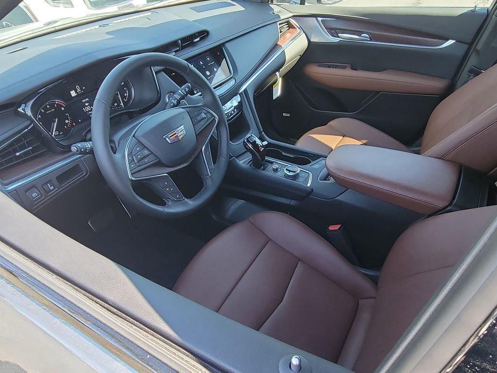 used 2025 Cadillac XT5 car, priced at $55,995
