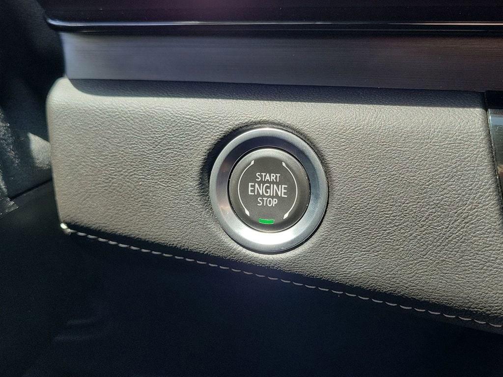 used 2022 Cadillac Escalade car, priced at $72,995