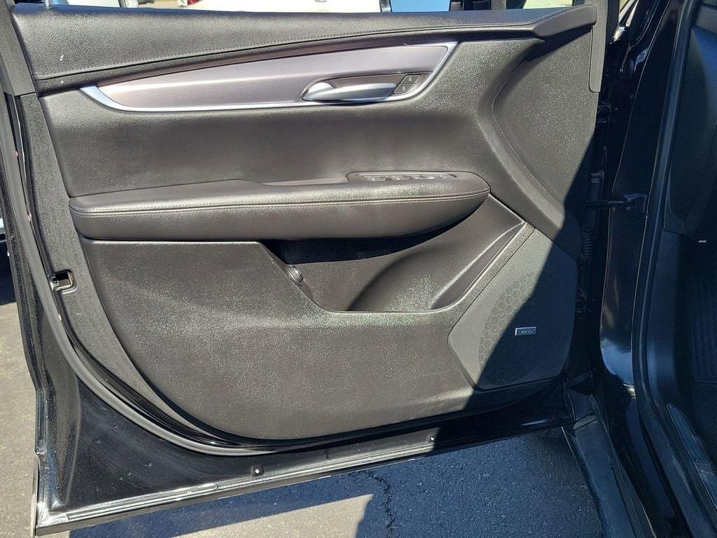 used 2023 Cadillac XT5 car, priced at $29,995