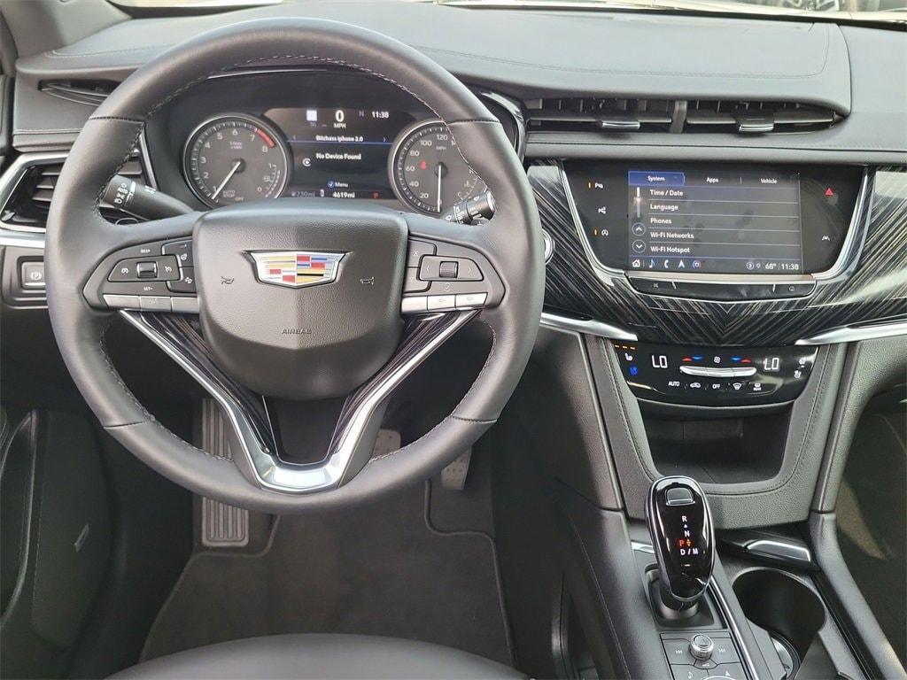 used 2025 Cadillac XT6 car, priced at $54,995