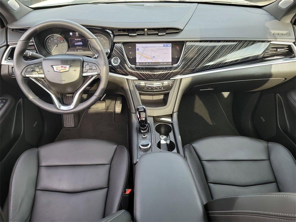 used 2025 Cadillac XT6 car, priced at $54,995