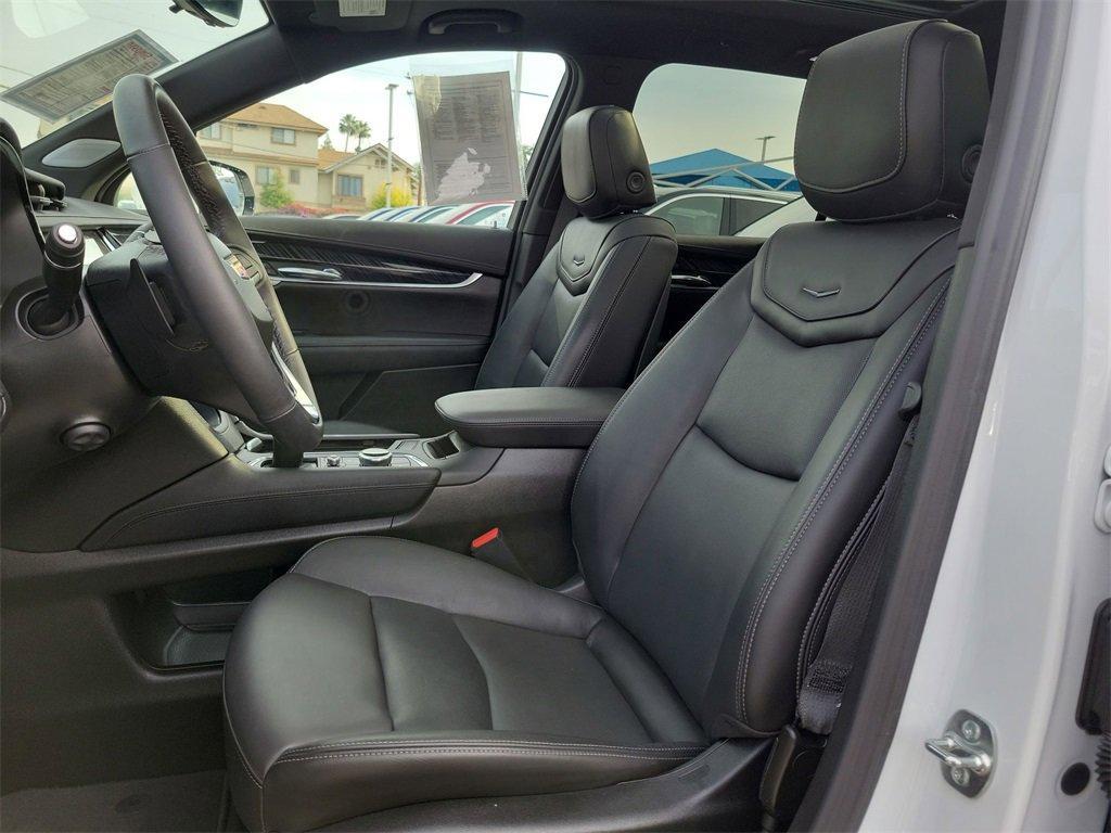 used 2025 Cadillac XT6 car, priced at $54,995