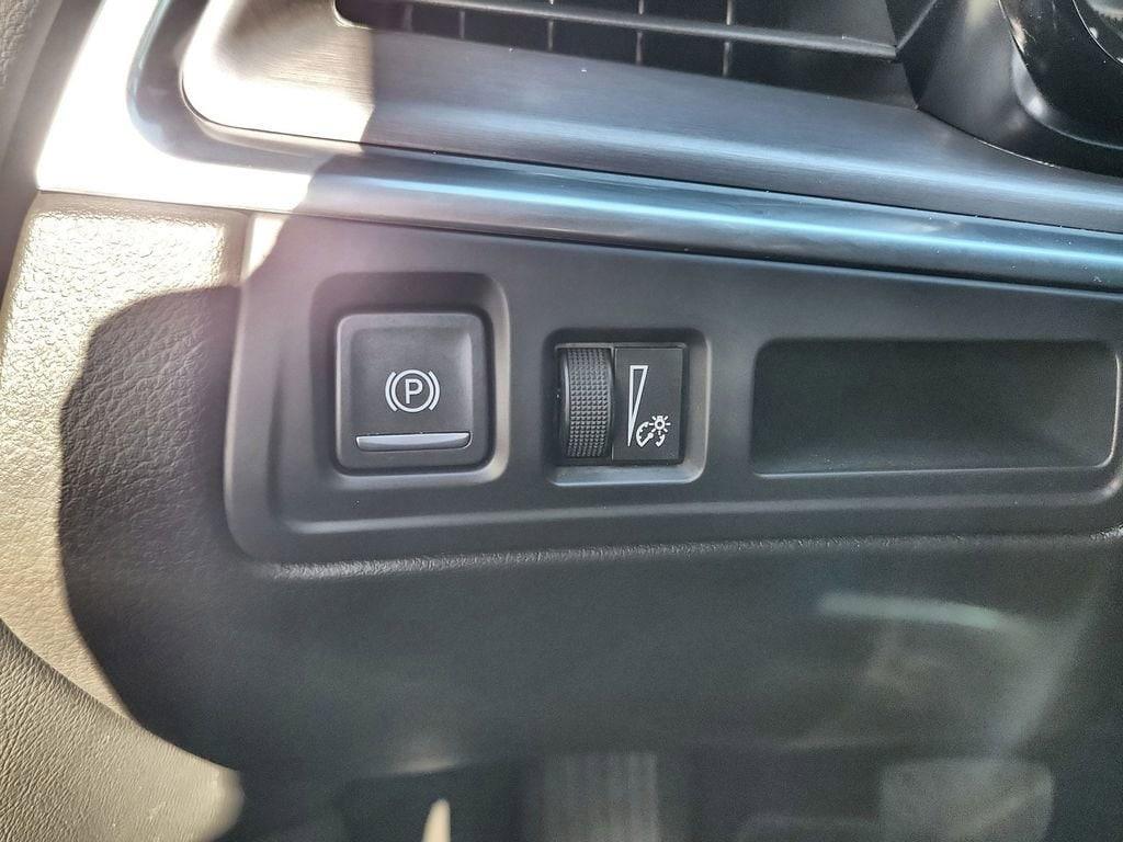 used 2025 Cadillac XT5 car, priced at $42,995