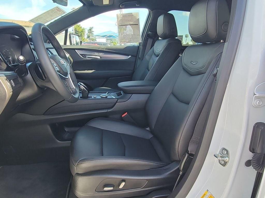 used 2025 Cadillac XT5 car, priced at $42,995