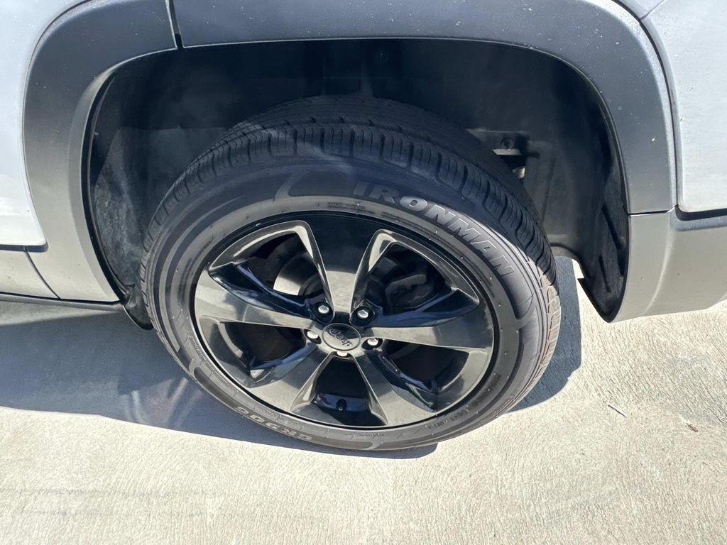 used 2020 Jeep Cherokee car, priced at $16,200