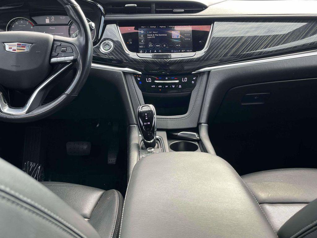 used 2023 Cadillac XT6 car, priced at $31,889