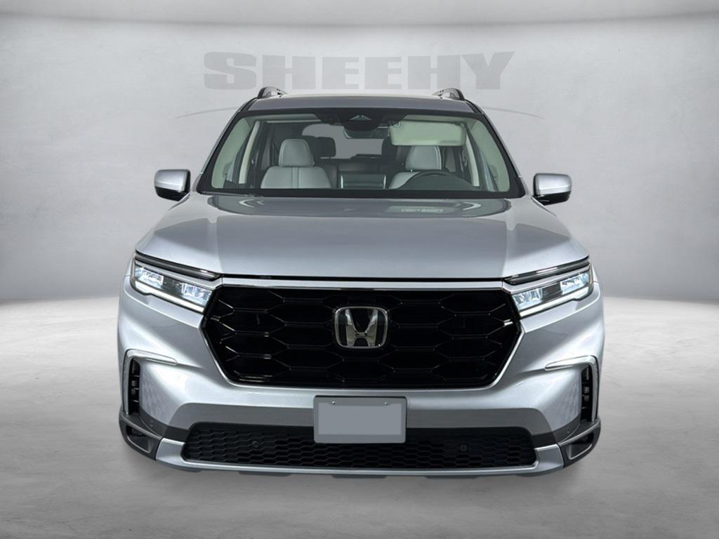 new 2025 Honda Pilot car, priced at $46,800