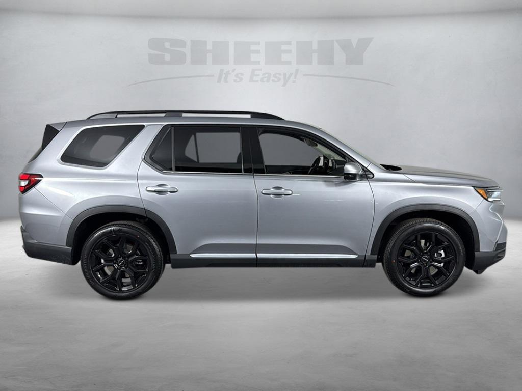 new 2025 Honda Pilot car, priced at $46,800