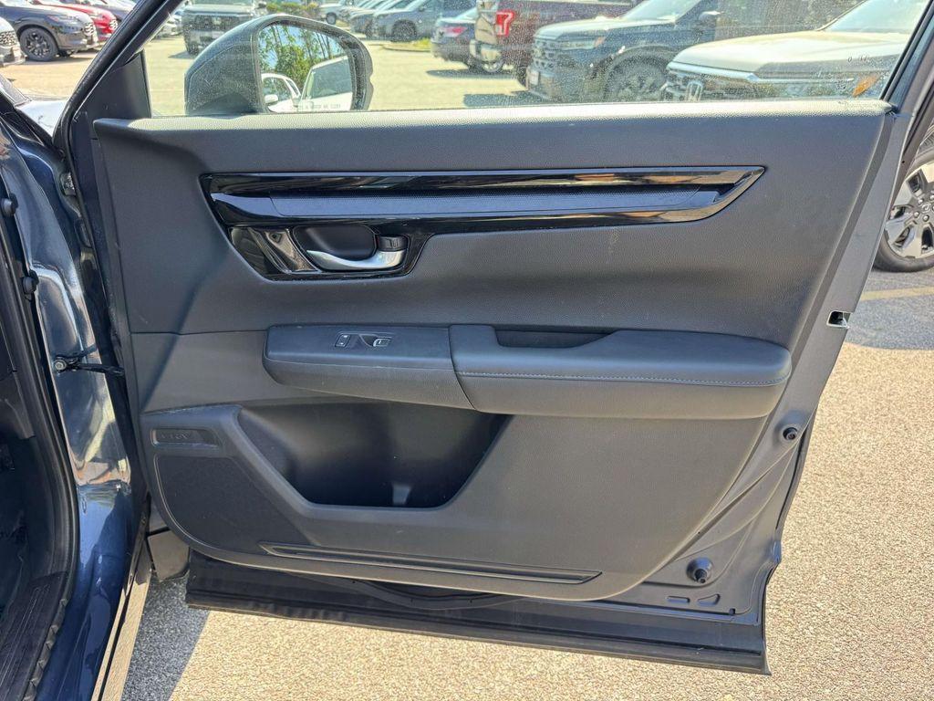 used 2025 Honda CR-V car, priced at $34,295