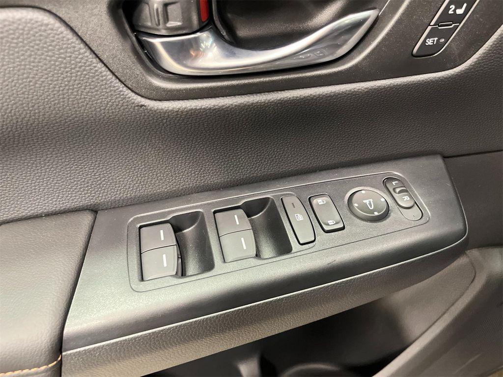 new 2026 Honda CR-V Hybrid car, priced at $38,175