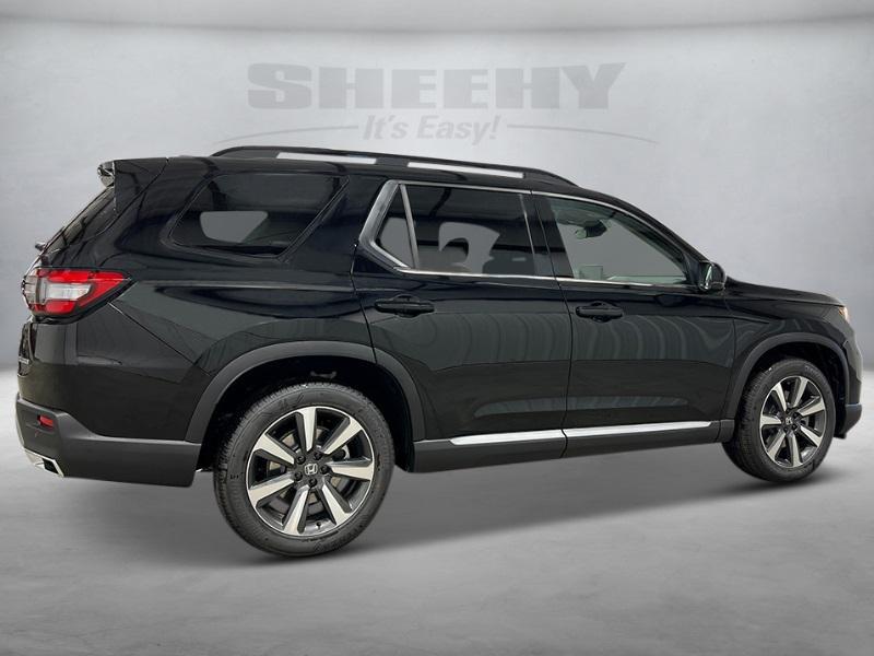 new 2025 Honda Pilot car, priced at $45,245