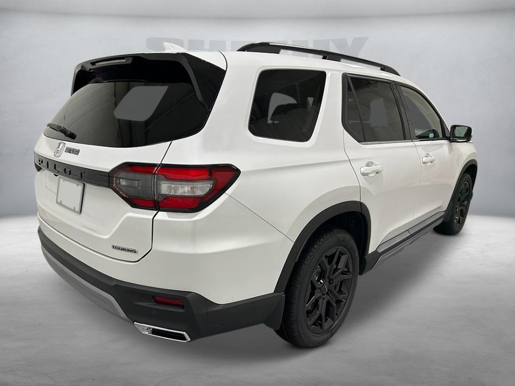 new 2025 Honda Pilot car, priced at $47,600