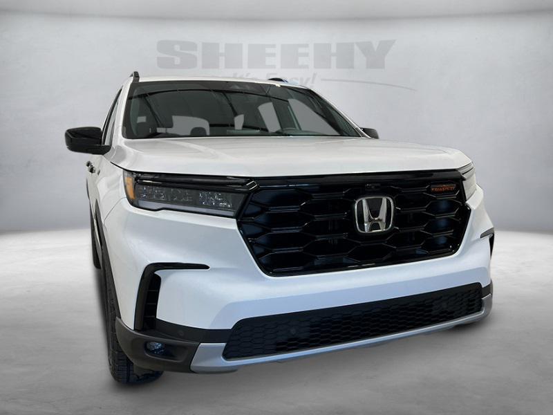 new 2025 Honda Pilot car, priced at $47,100