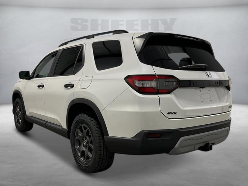 new 2025 Honda Pilot car, priced at $47,100