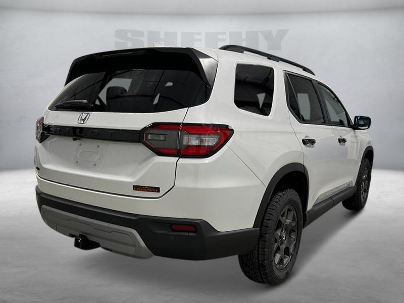 new 2025 Honda Pilot car, priced at $47,100