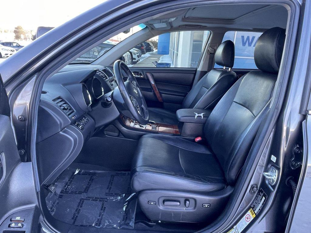 used 2013 Toyota Highlander car, priced at $8,557