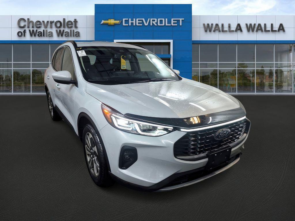 used 2025 Ford Escape car, priced at $34,999