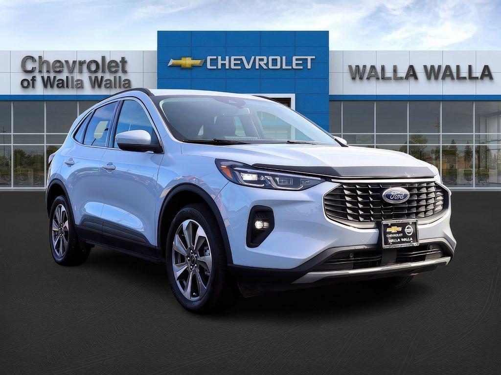 used 2025 Ford Escape car, priced at $34,999