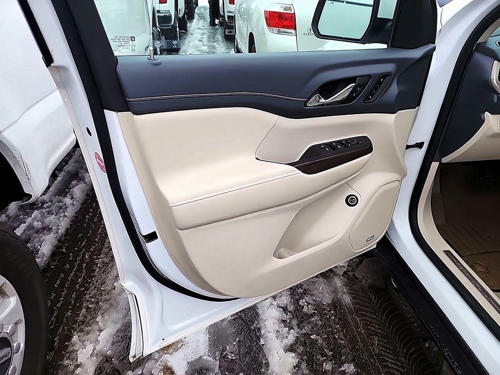 used 2021 GMC Acadia car, priced at $32,999