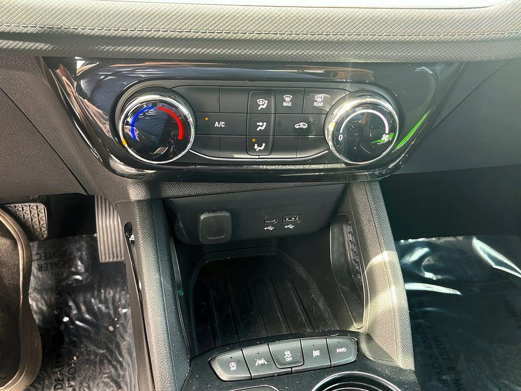 used 2025 Chevrolet TrailBlazer car, priced at $26,999