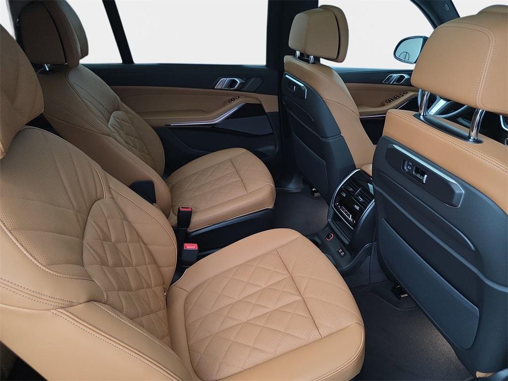 new 2026 BMW X7 car, priced at $99,325