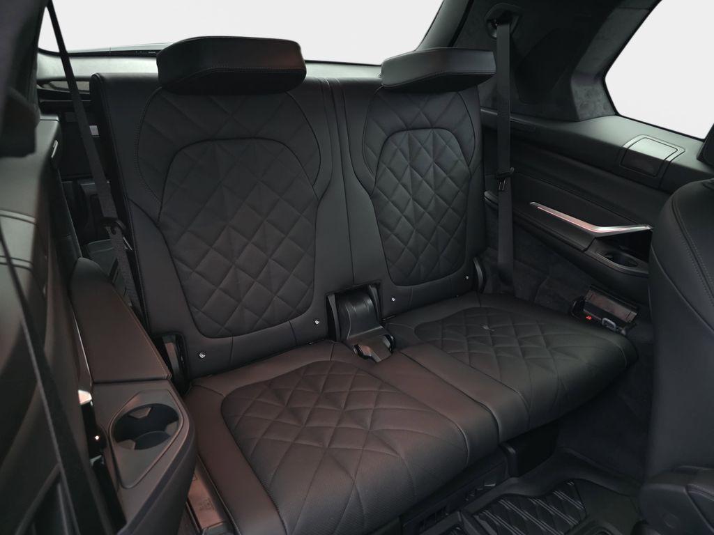 new 2026 BMW X7 car, priced at $101,405