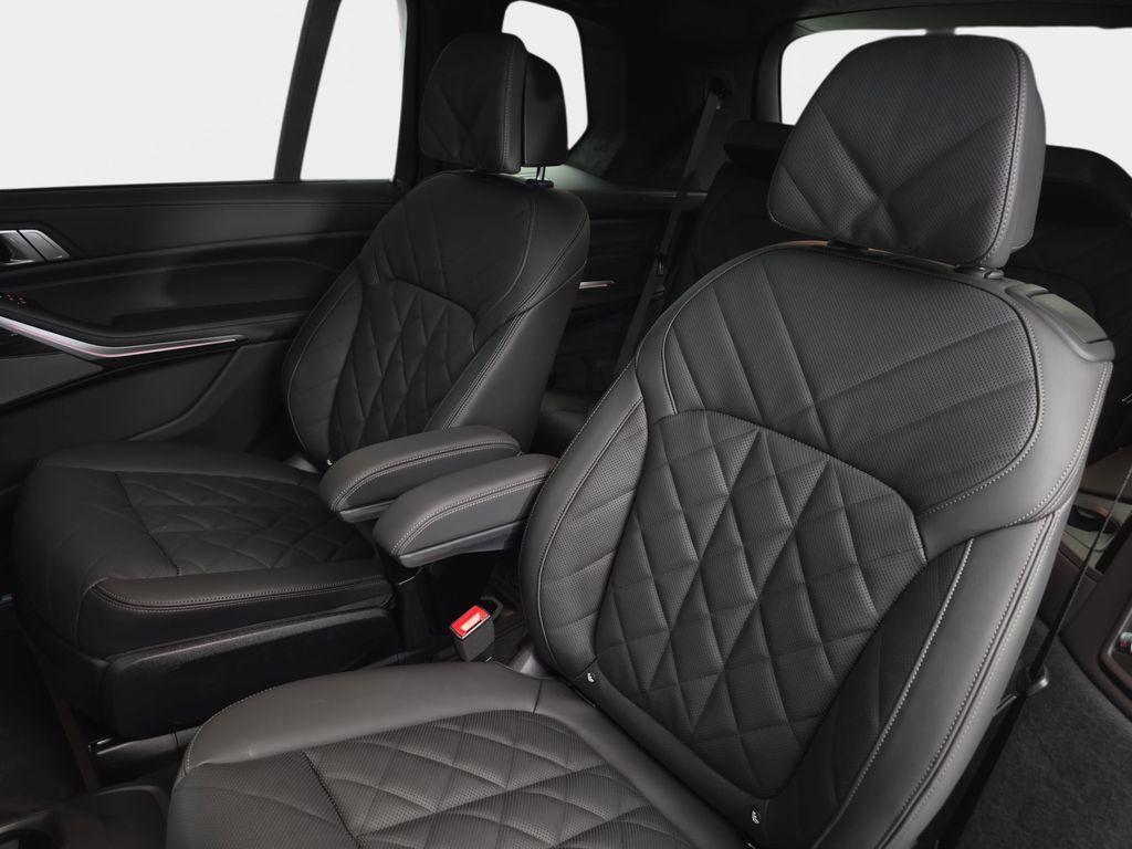 new 2026 BMW X7 car, priced at $101,405