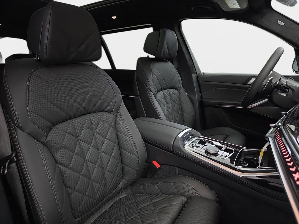 new 2026 BMW X7 car, priced at $101,405