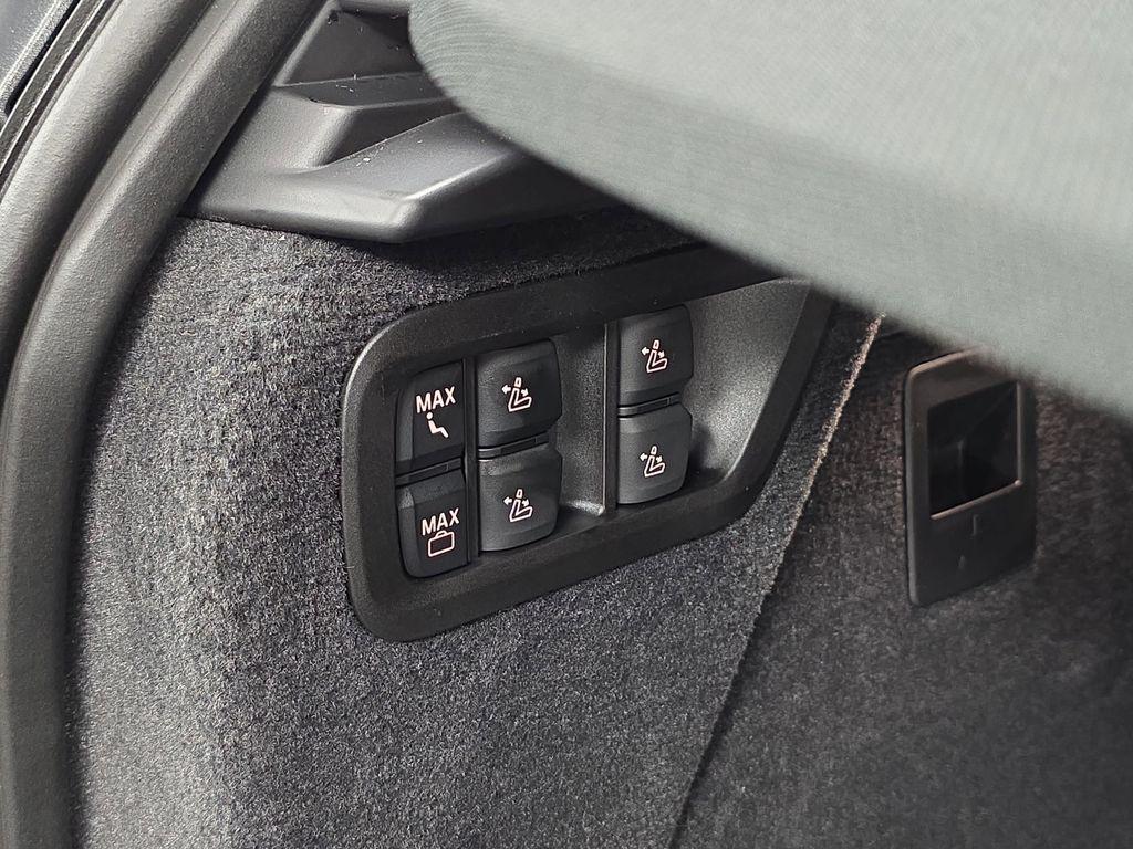 new 2026 BMW X7 car, priced at $101,140