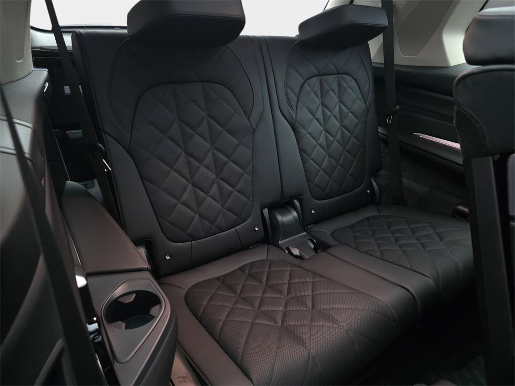 new 2026 BMW X7 car, priced at $94,015