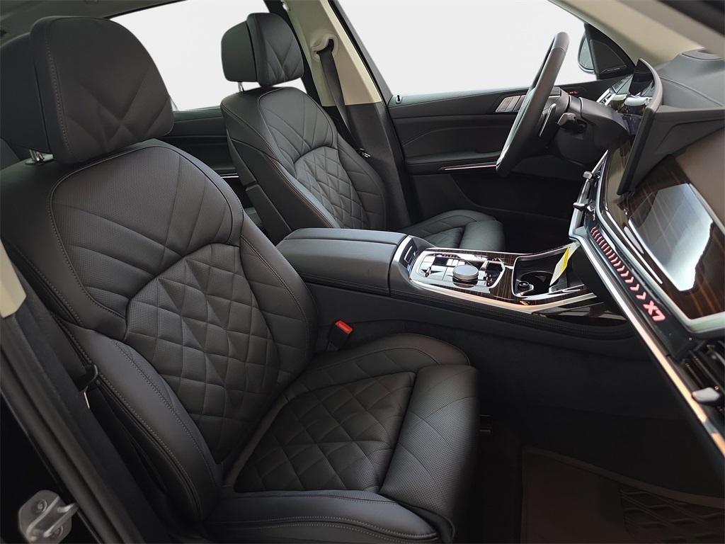 new 2026 BMW X7 car, priced at $94,015